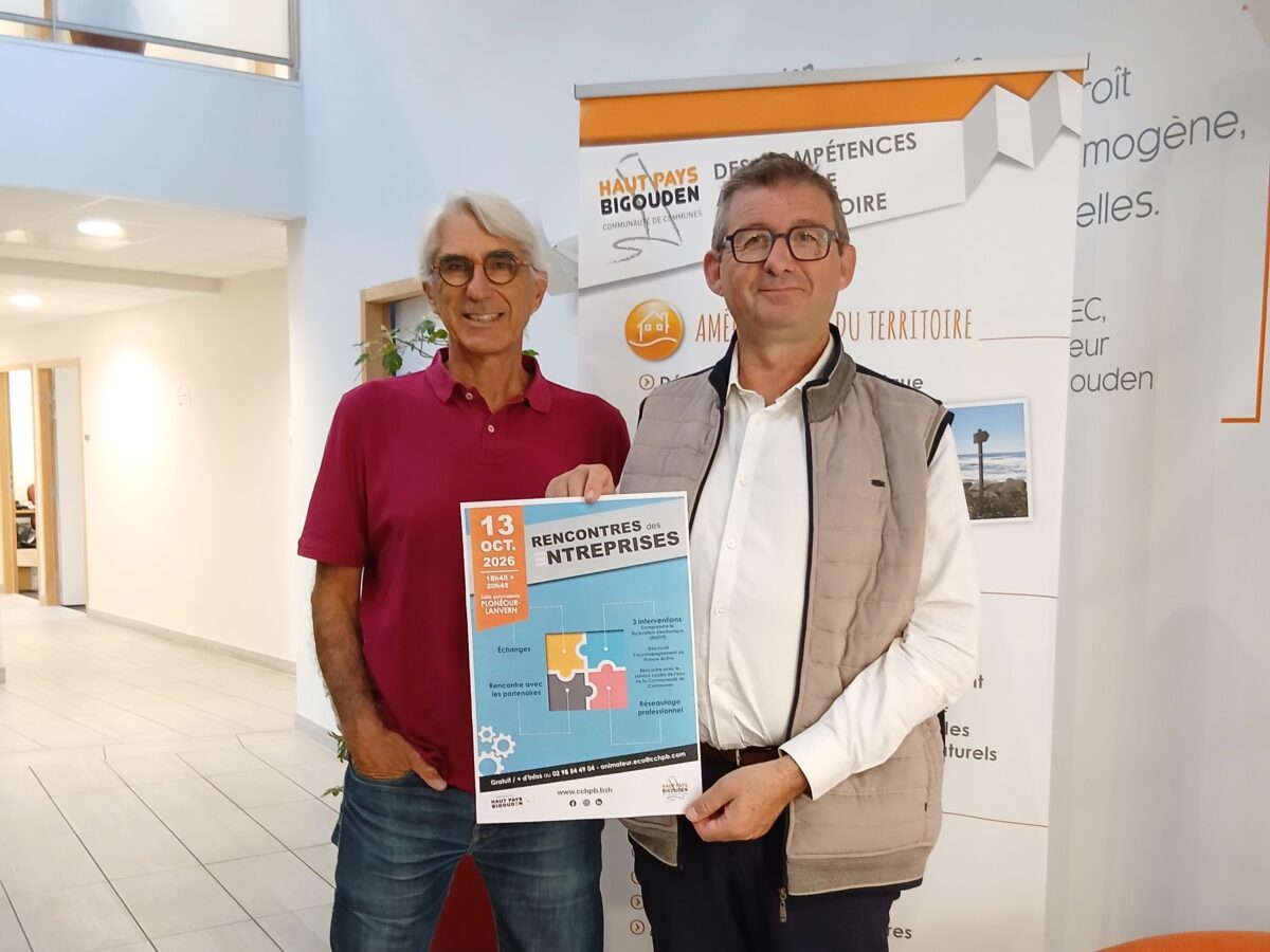 5ème édition de la rencontre annuelle des entreprises en Haut Pays Bigouden. Sur la photo : M. Philippe Ronarc'h, président de la CCHPB (à droite) ; M. Jean-Baptiste Huet, Vice-président à l'attractivité économique, agriculture, P.A.T., tourisme
